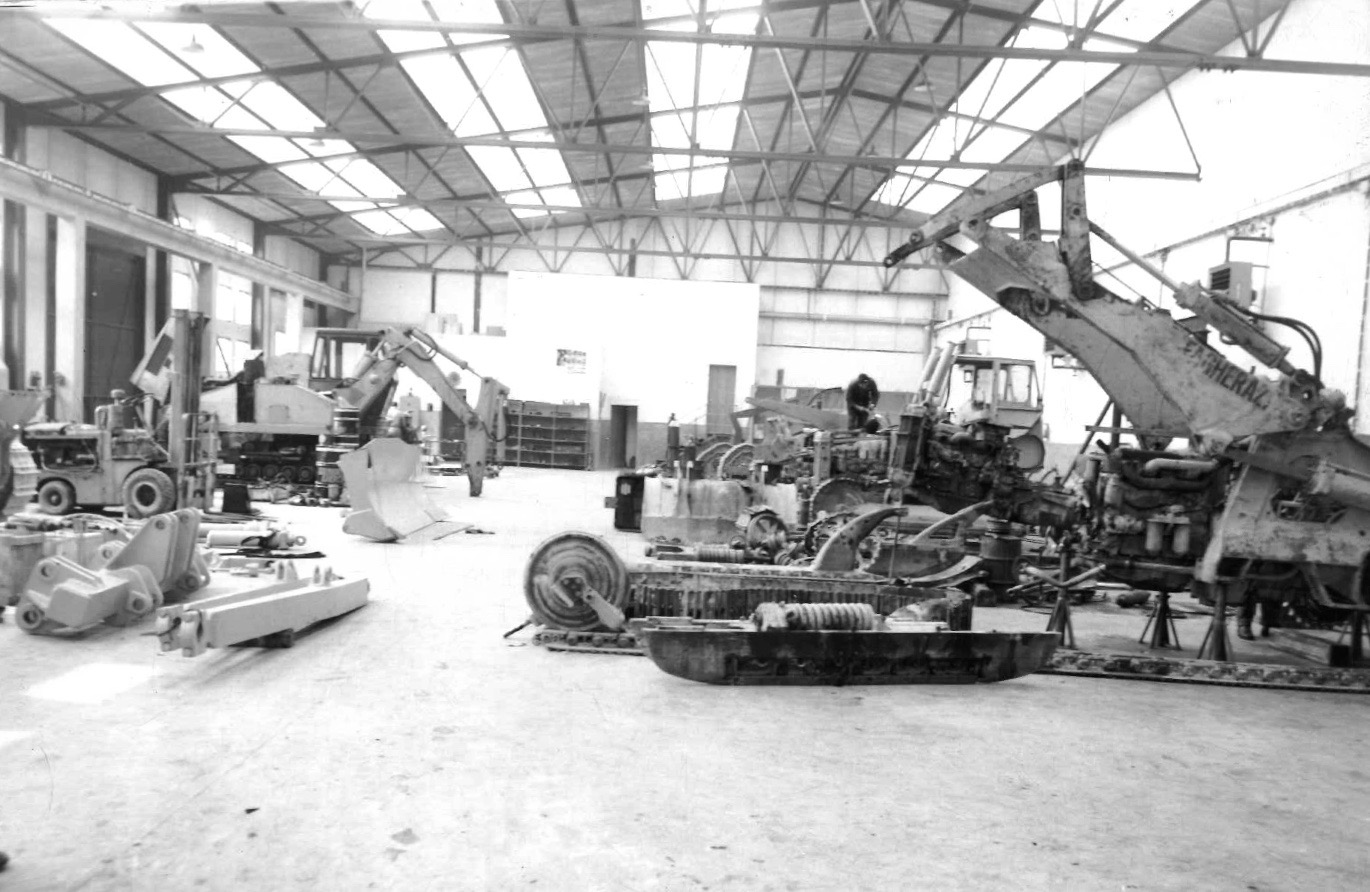 L'officina della Franco Clò alla sua fondazione - Franco Clò Macchine Movimento Terra