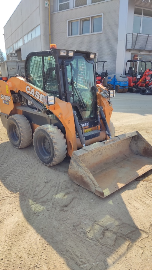 Pala compatta gommata CASE SV 185 HF - Franco Clò Macchine Movimento Terra