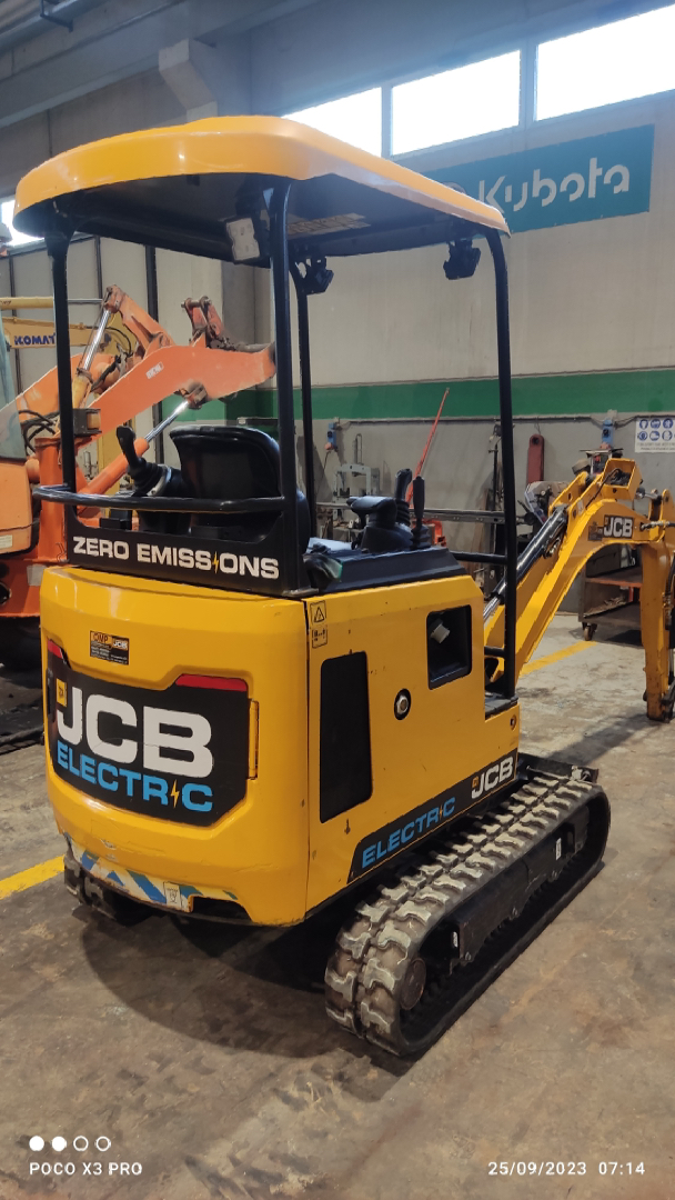 Mini escavatore JCB 19C-IE - Franco Clò Macchine Movimento Terra