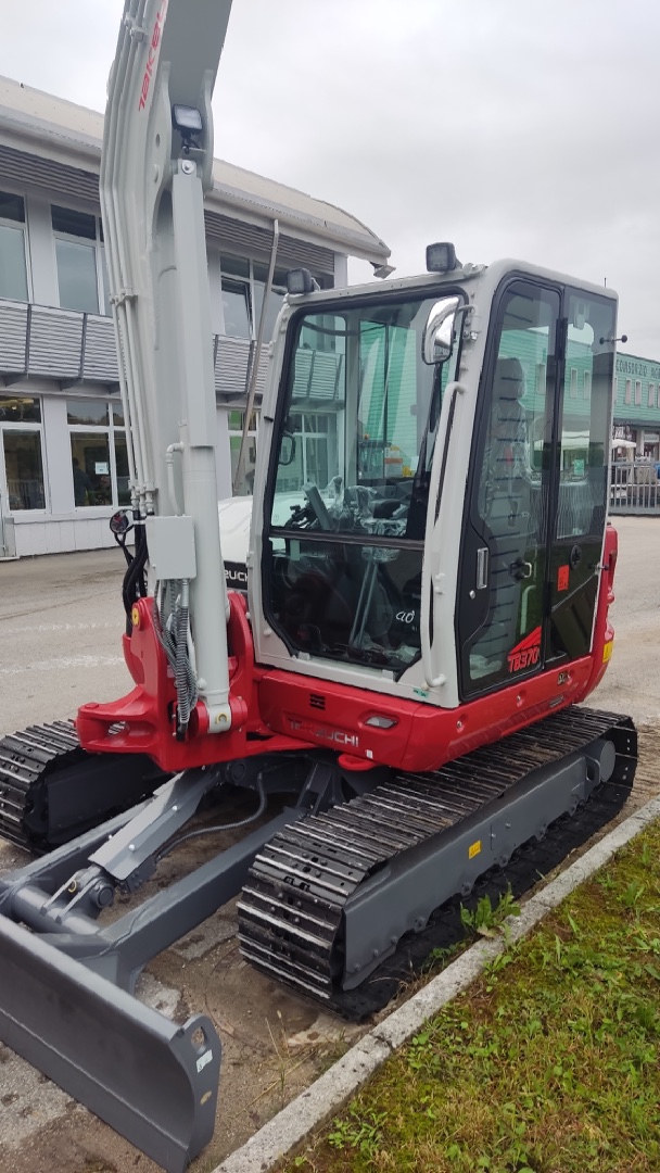 Midi escavatore TAKEUCHI TB370 M - Franco Clò Macchine Movimento Terra