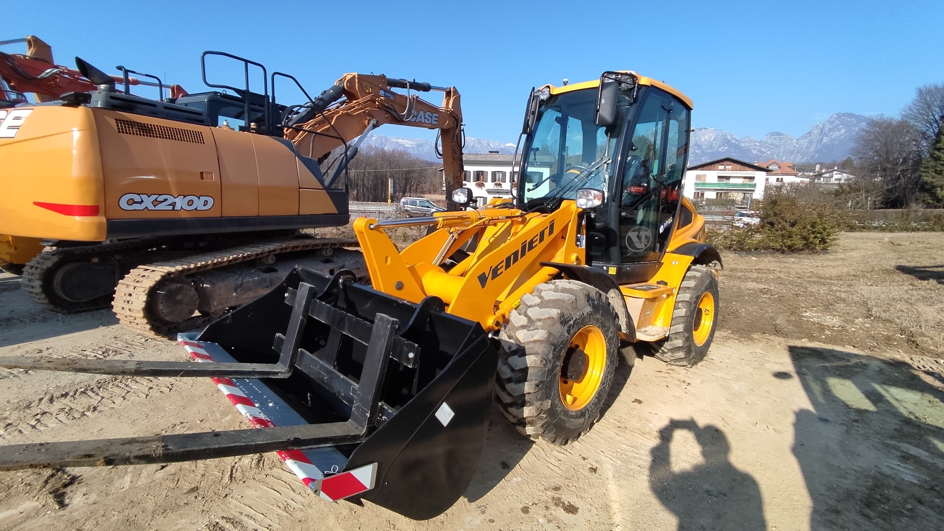 Pala gommata media VENIERI VF 4.63 - Franco Clò Macchine Movimento Terra