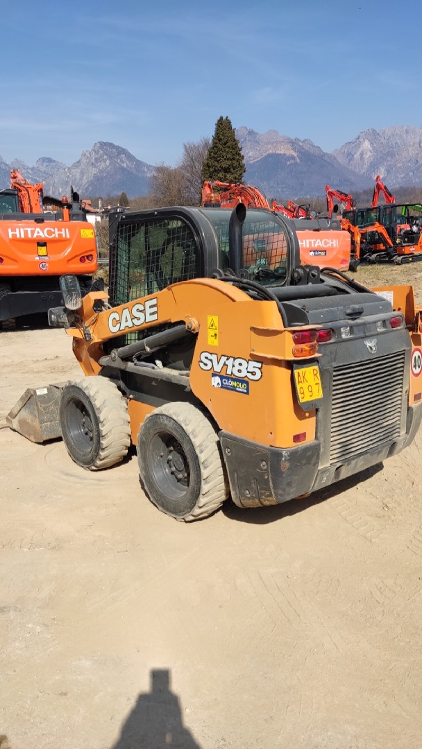 Pala compatta gommata CASE SV 185 HF - Franco Clò Macchine Movimento Terra