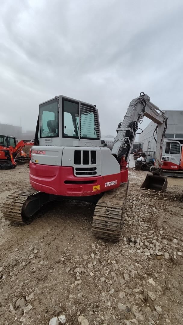 Midi escavatore TAKEUCHI TB280FR - Franco Clò Macchine Movimento Terra