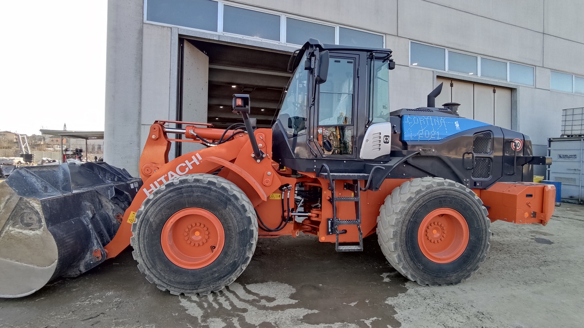 Pala gommata grande HITACHI ZW 180-6 - Franco Clò Macchine Movimento Terra