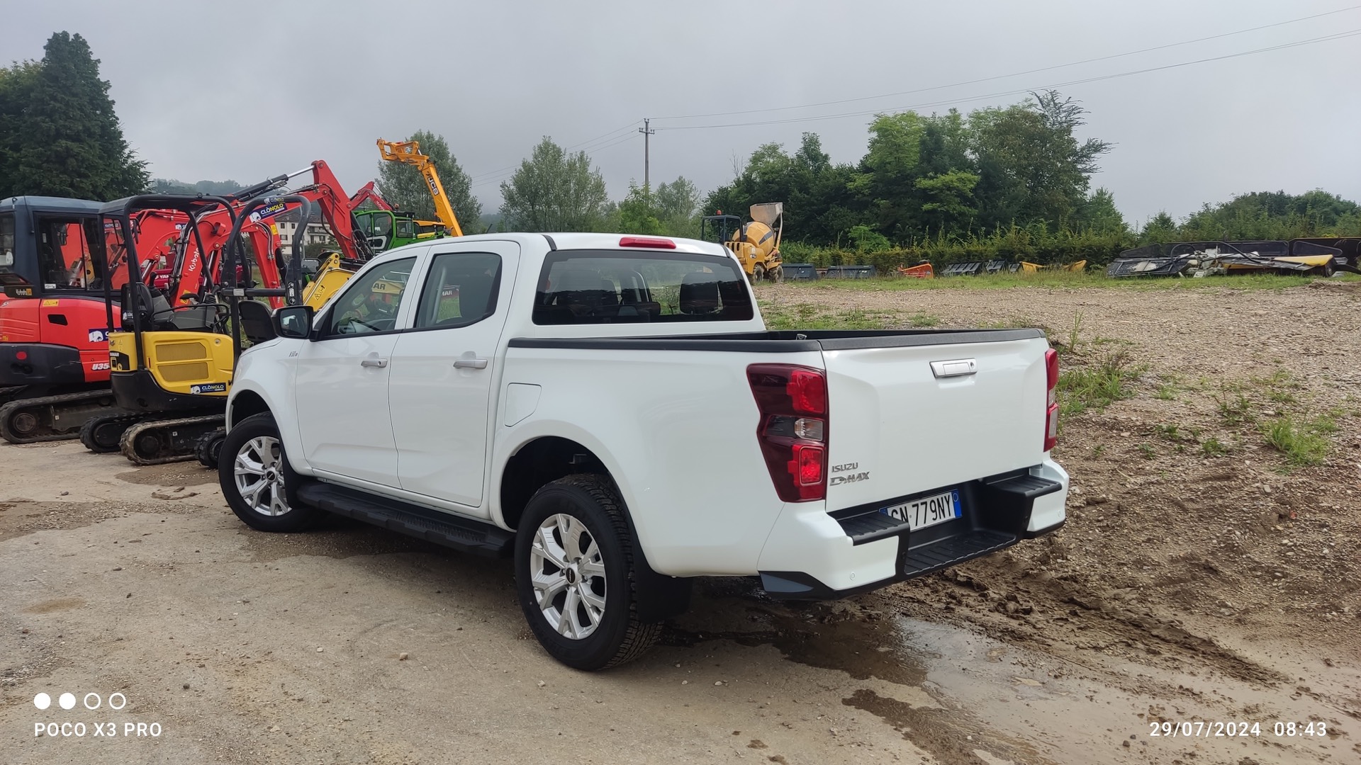 Autocarro ISUZU D-MAX N60BB - Franco Clò Macchine Movimento Terra