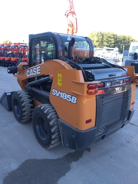 Pala compatta gommata CASE SV 185 HF - Franco Clò Macchine Movimento Terra