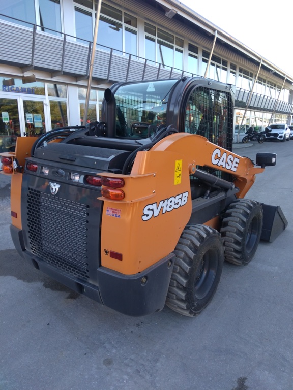 Pala compatta gommata CASE SV 185 HF - Franco Clò Macchine Movimento Terra