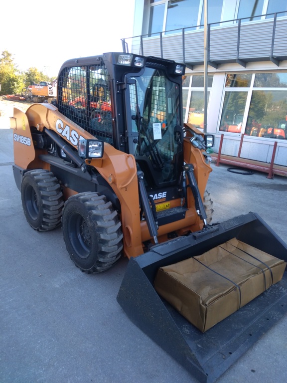 Pala compatta gommata CASE SV 185 HF - Franco Clò Macchine Movimento Terra