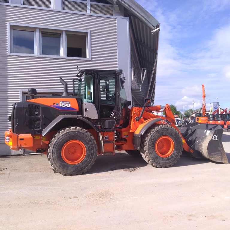 Pala gommata grande HITACHI ZW150-6 - Franco Clò Macchine Movimento Terra