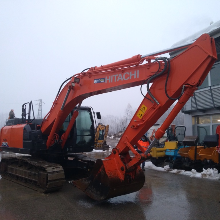 Escavatore cingolato HITACHI ZX240N-6 M - Franco Clò Macchine Movimento Terra