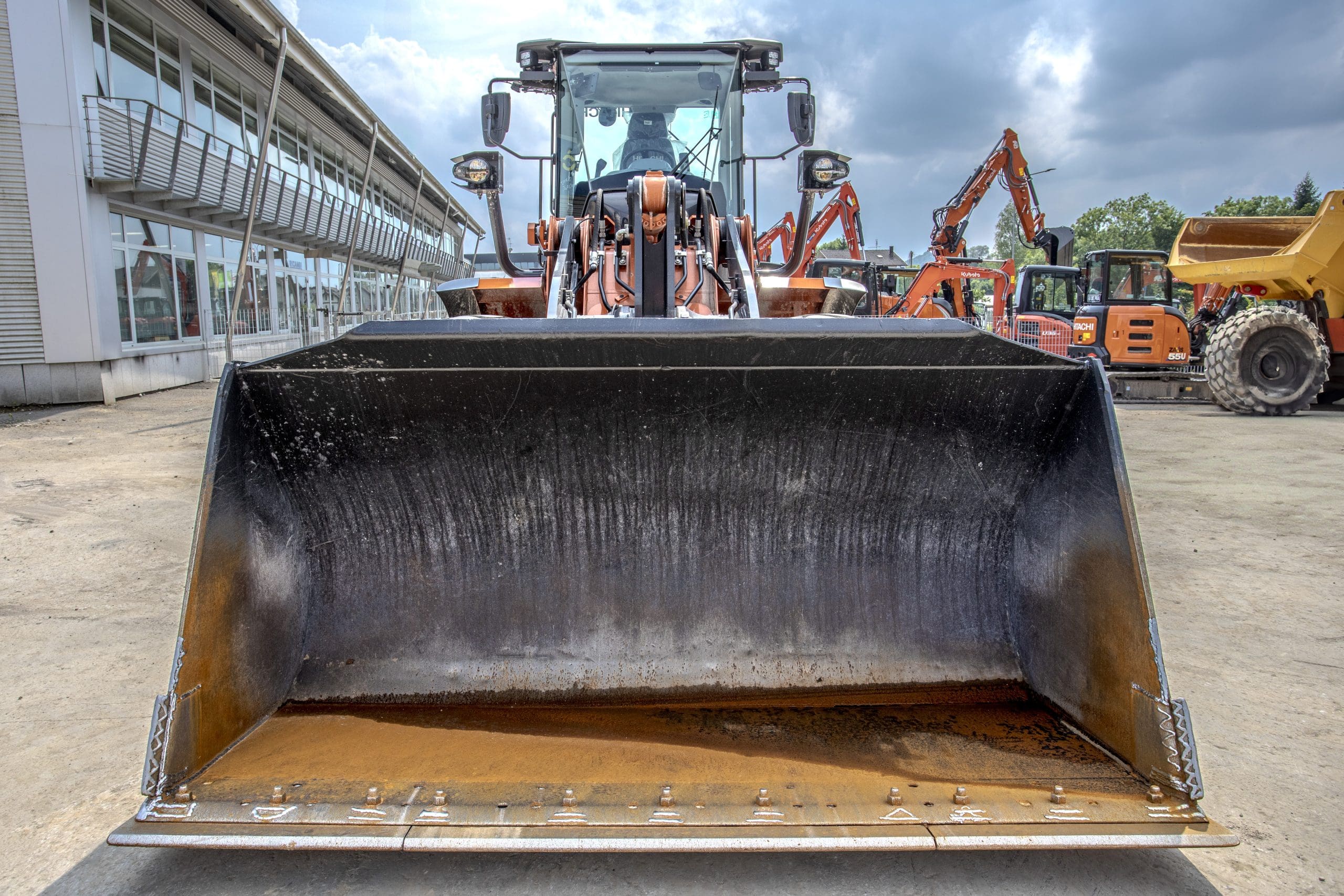 Pala gommata grande HITACHI ZW180-7 TPD - Franco Clò Macchine Movimento Terra