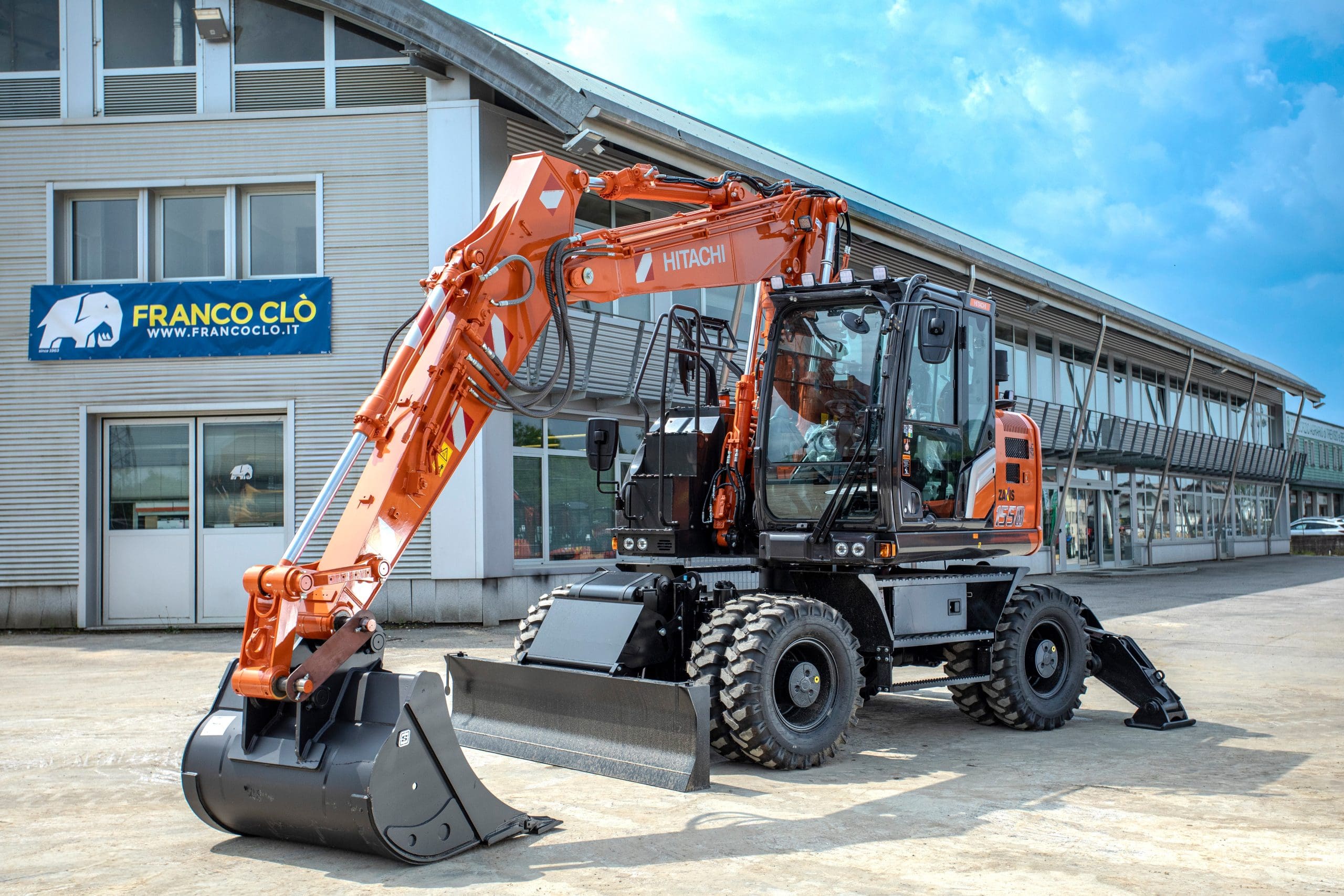 Escavatore gommato Hitachi ZX155W-7 - Franco Clò Macchine Movimento Terra