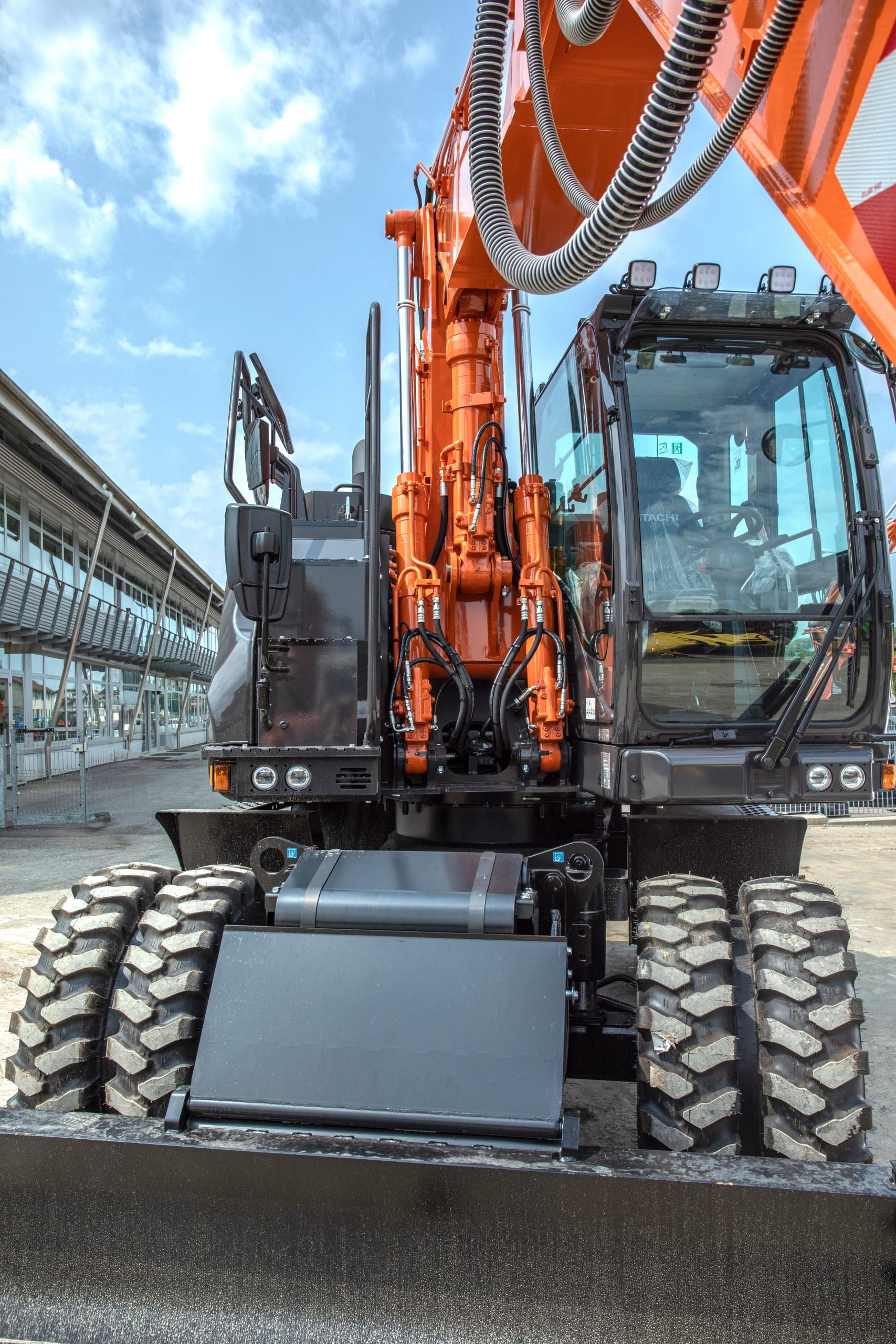 Escavatore gommato Hitachi ZX155W-7 - Franco Clò Macchine Movimento Terra