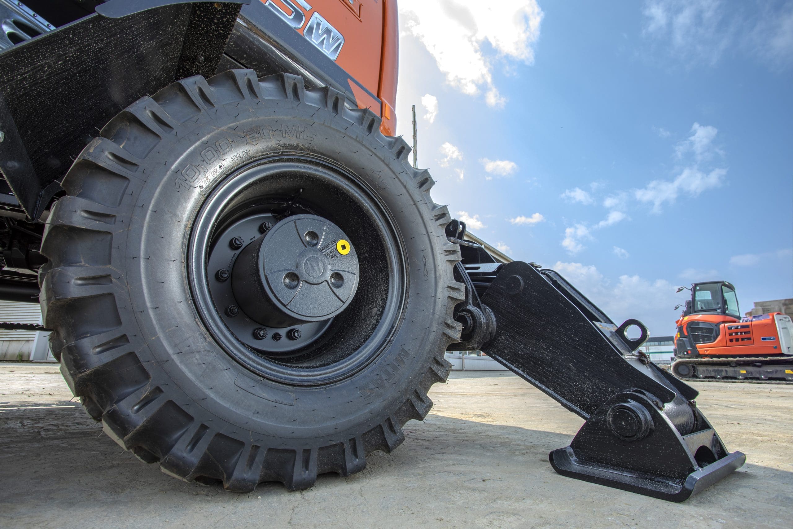 Escavatore gommato Hitachi ZX155W-7 - Franco Clò Macchine Movimento Terra