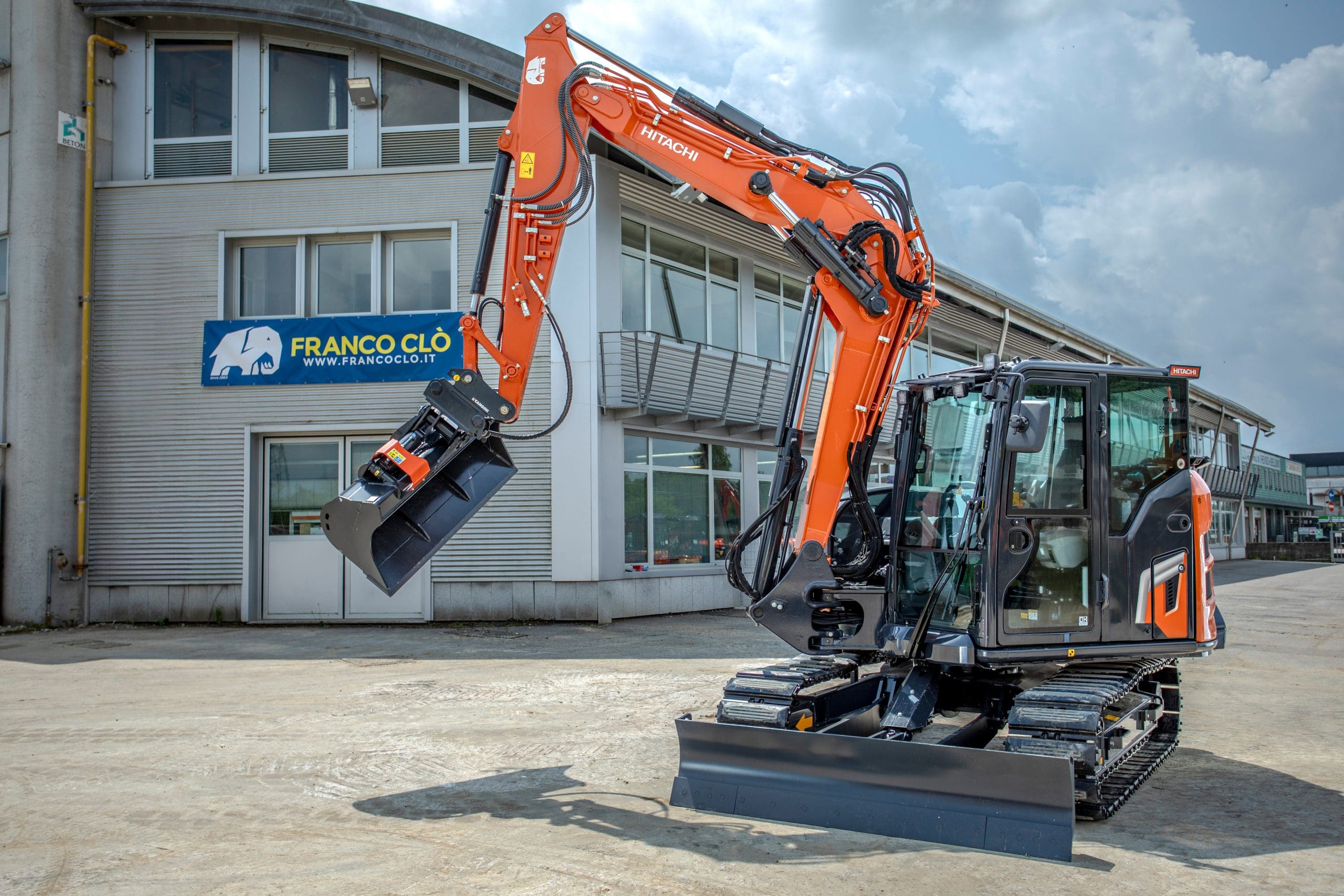 Midi escavatore Hitachi ZX95USB-7 / 2P - Franco Clò Macchine Movimento Terra