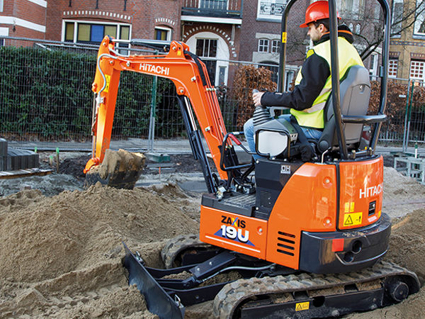 Mini escavatore Hitachi ZX19 U-6 - Franco Clò Macchine Movimento Terra
