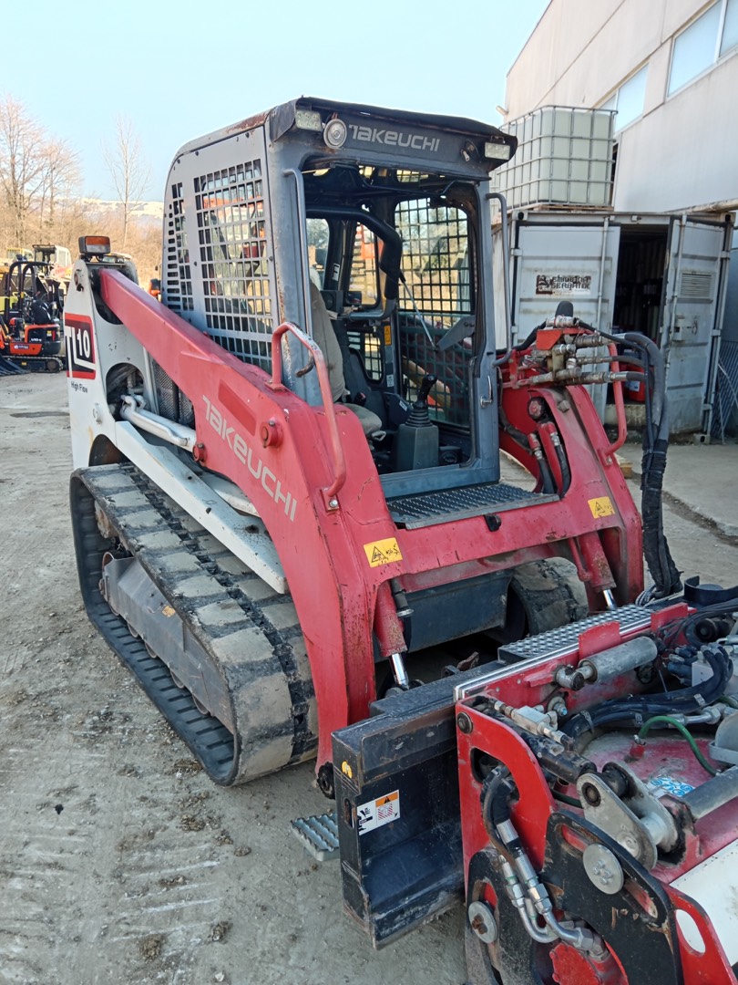 Pala compatta cingolata TAKEUCHI TL10V2 - Franco Clò Macchine Movimento Terra