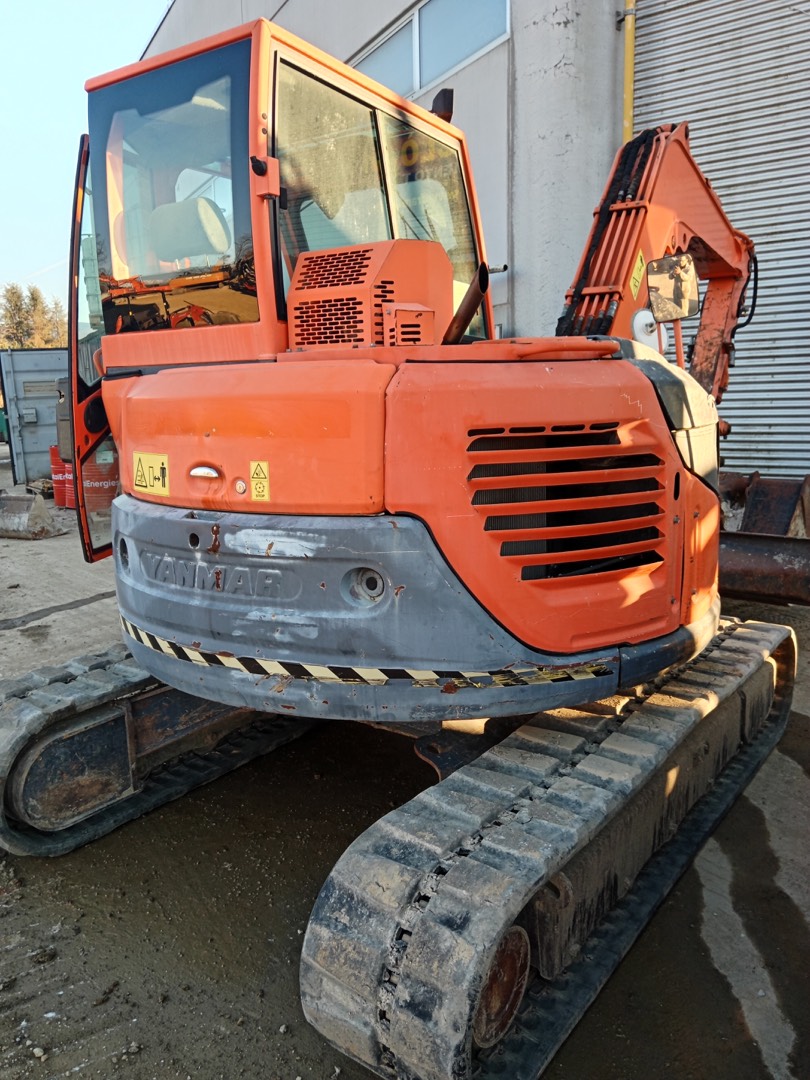 Midi escavatore YANMAR ViO 080-UCR - Franco Clò Macchine Movimento Terra