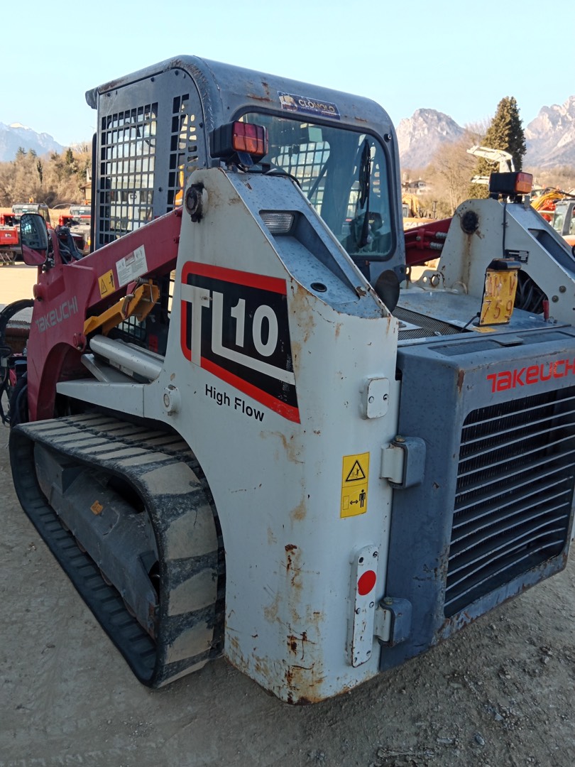 Pala compatta cingolata TAKEUCHI TL10V2 - Franco Clò Macchine Movimento Terra