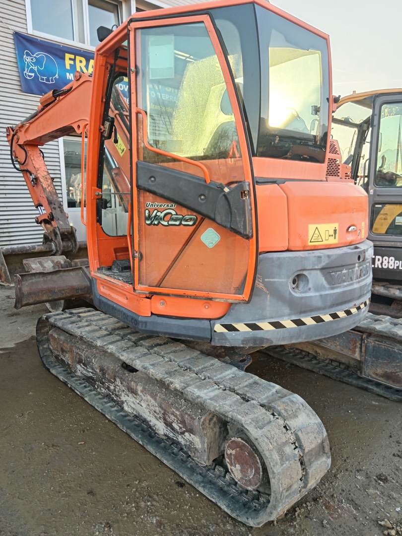 Midi escavatore YANMAR ViO 080-UCR - Franco Clò Macchine Movimento Terra