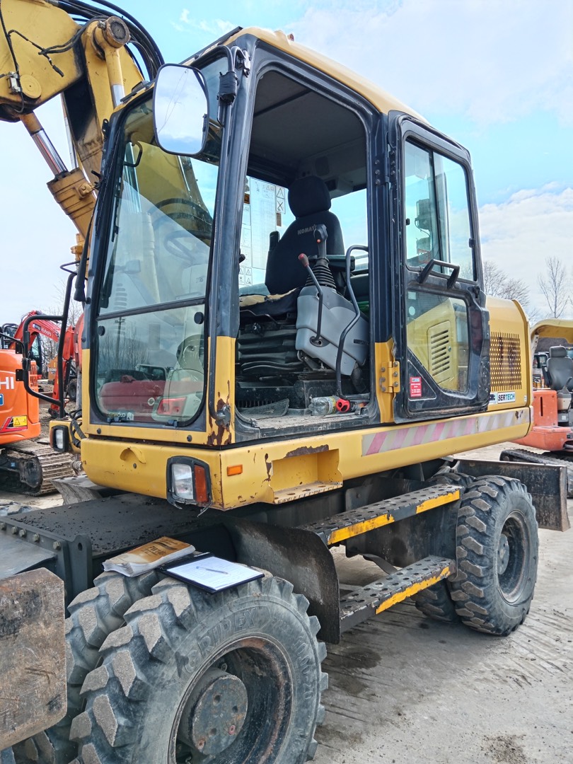 Escavatore gommato KOMATSU PW140-7 2P - Franco Clò Macchine Movimento Terra