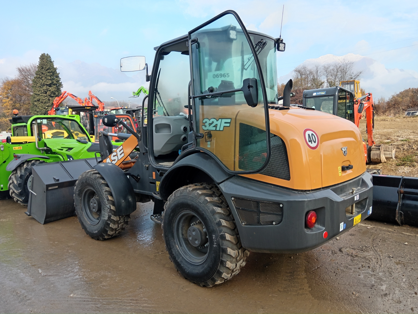 Pala gommata media CASE 321 F - Franco Clò Macchine Movimento Terra