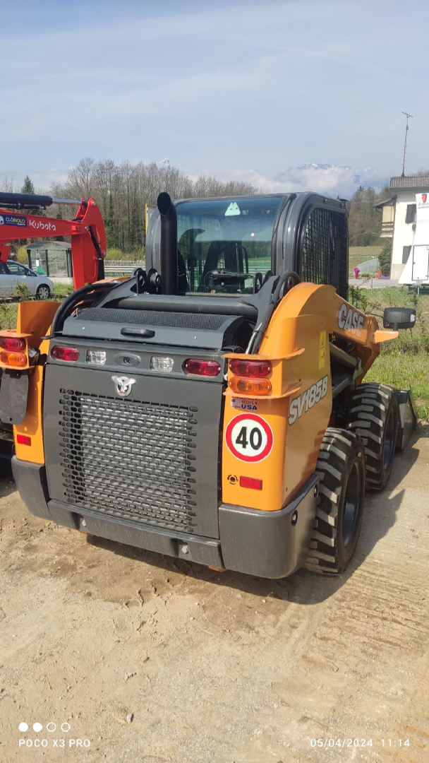 Pala compatta gommata CASE SV 185 B HF - Franco Clò Macchine Movimento Terra