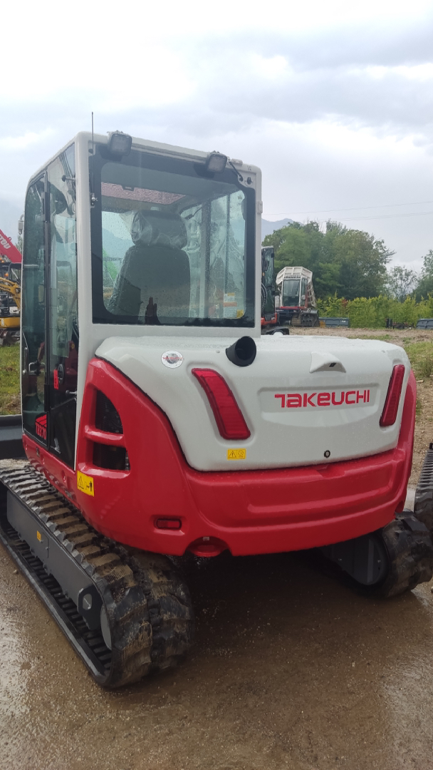 Midi escavatore TAKEUCHI TB 370 2P - Franco Clò Macchine Movimento Terra