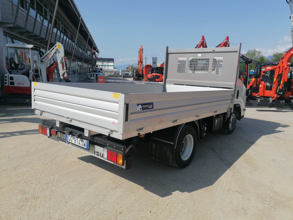 Autocarro ISUZU M21TT BLEU E6d - Franco Clò Macchine Movimento Terra