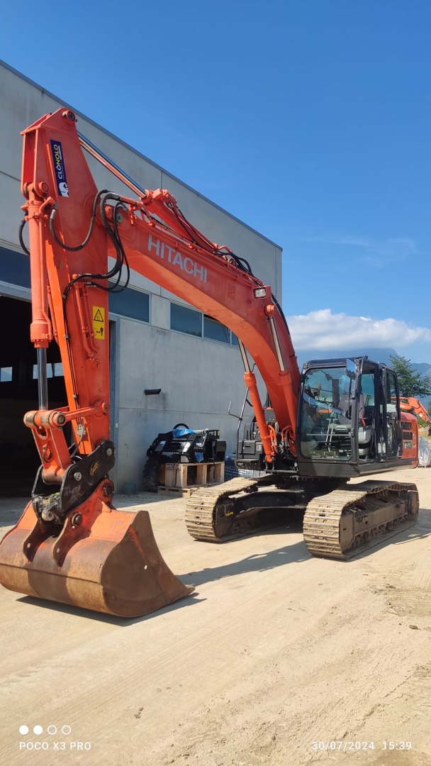 Escavatore cingolato HITACHI ZX 210LCN.6 - Franco Clò Macchine Movimento Terra
