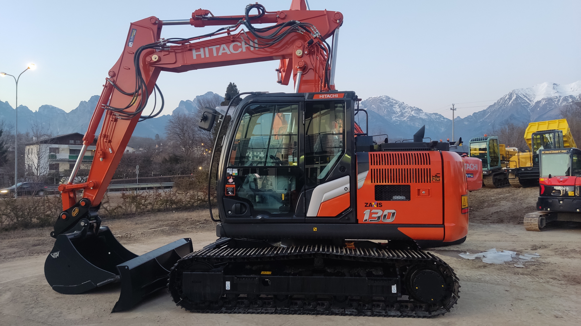 Escavatore cingolato HITACHI ZX 130LCN.7/2P - Franco Clò Macchine Movimento Terra
