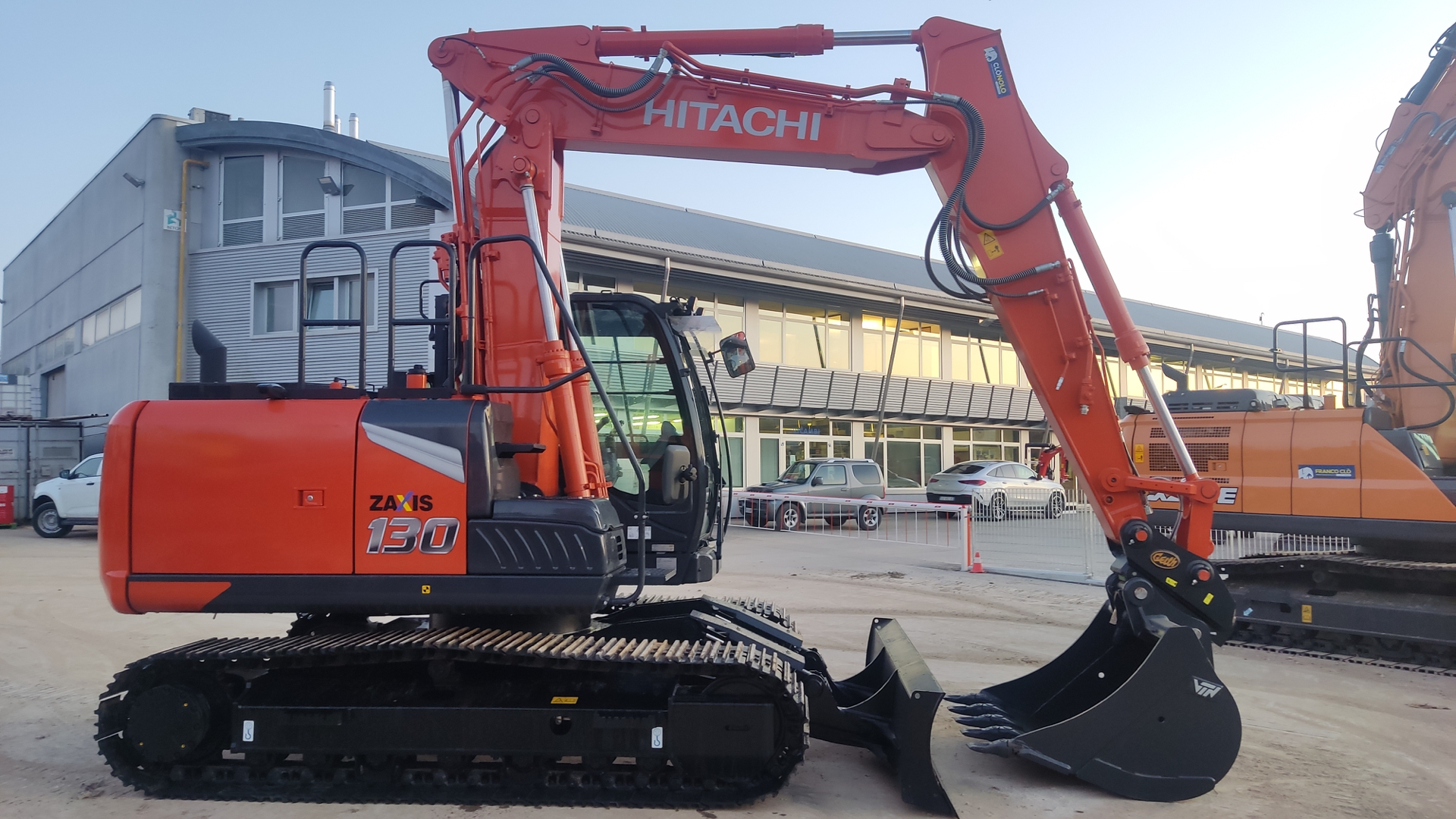 Escavatore cingolato HITACHI ZX 130LCN.7/2P - Franco Clò Macchine Movimento Terra