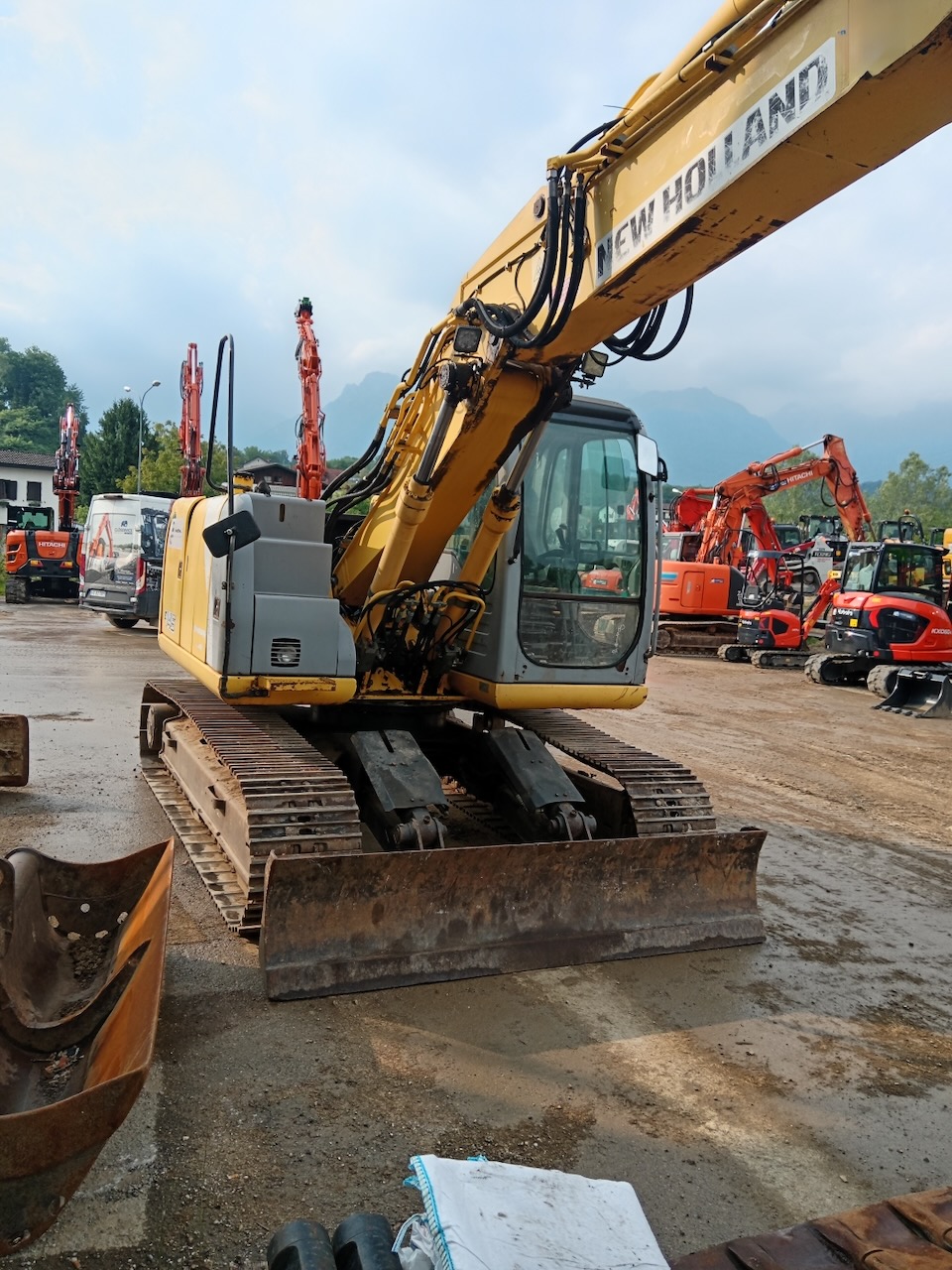 Escavatore Cingolato NEW HOLLAND E 145 2P - Franco Clò Macchine Movimento Terra