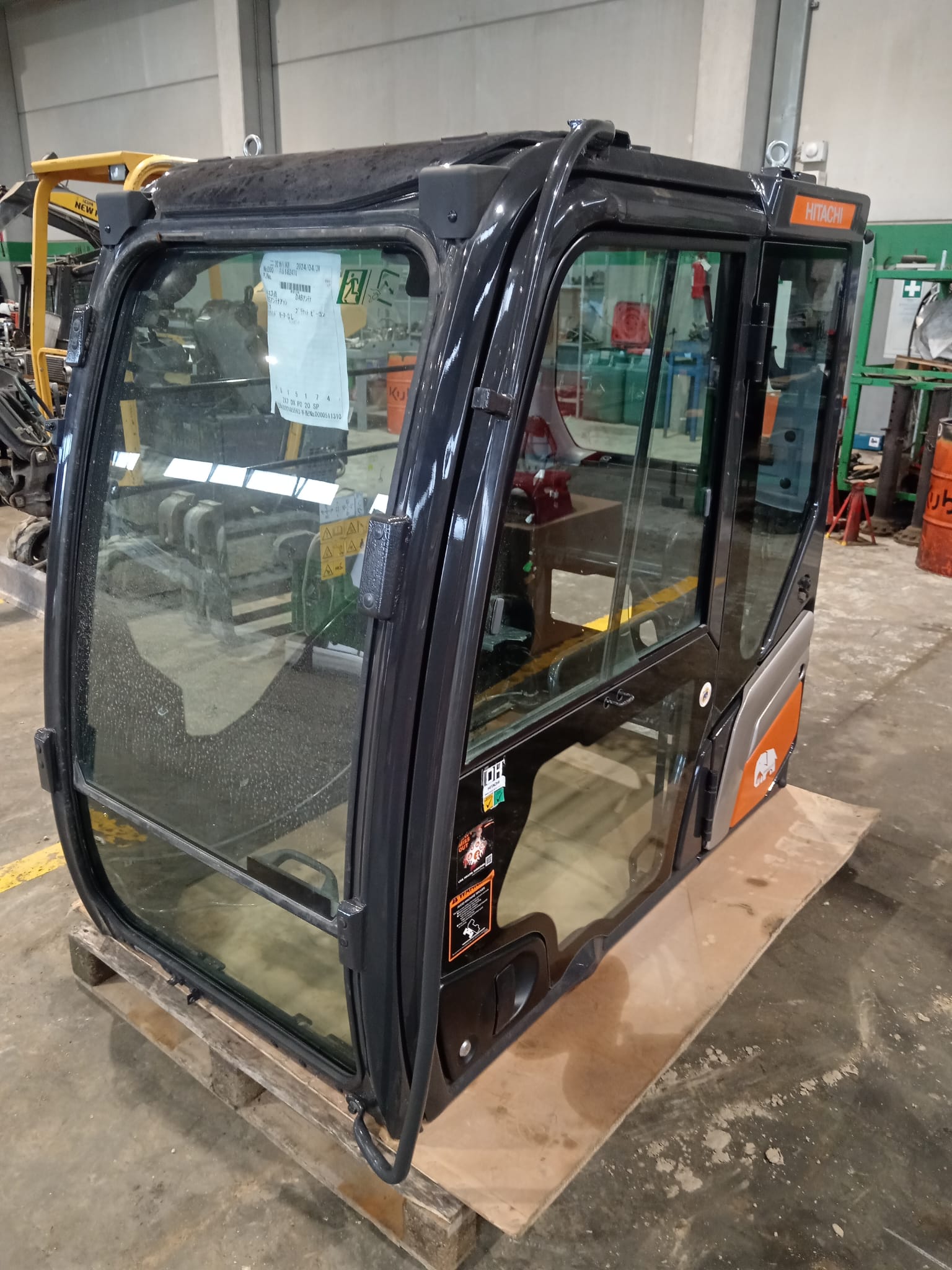 Cabina per HITACHI ZX 180.7 - Franco Clò Macchine Movimento Terra