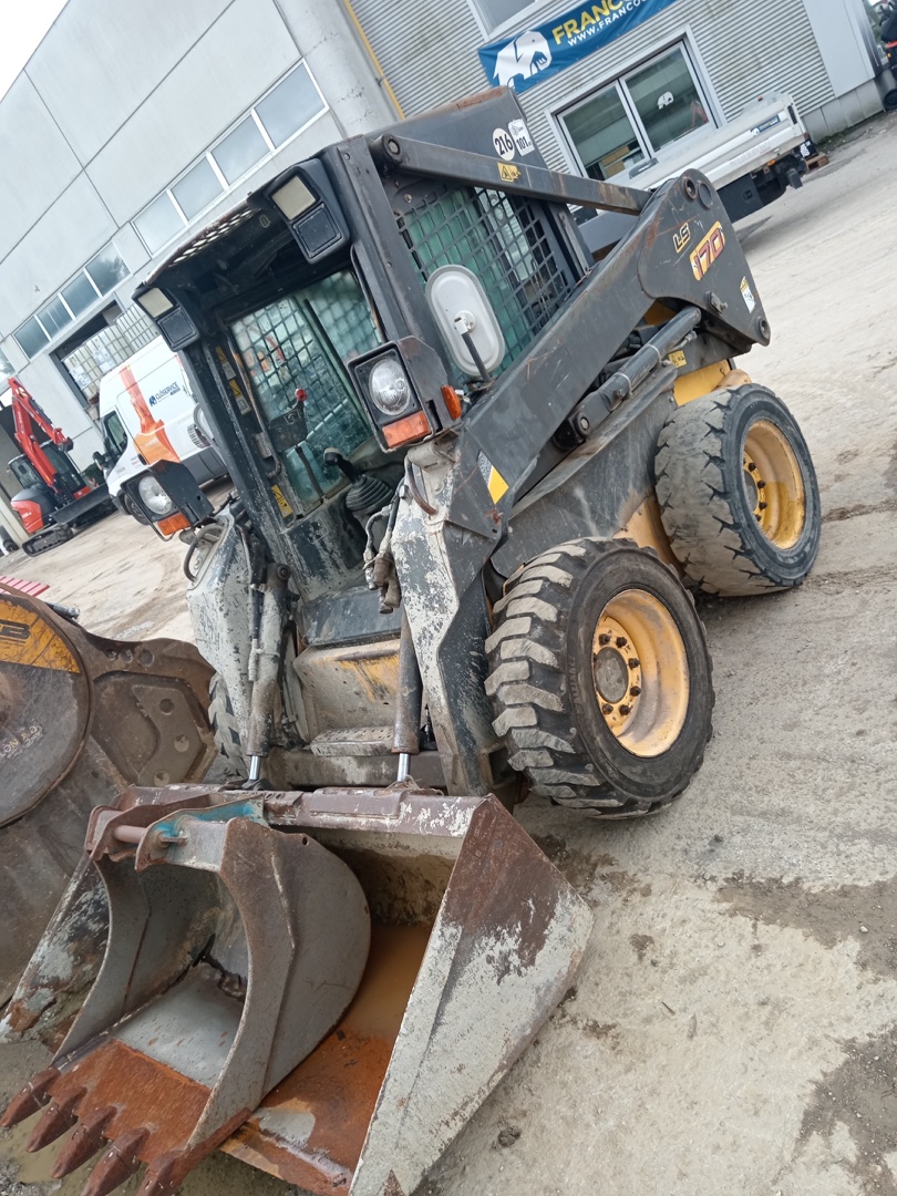 Pala gommata NEW HOLLAND LS170 - Franco Clò Macchine Movimento Terra