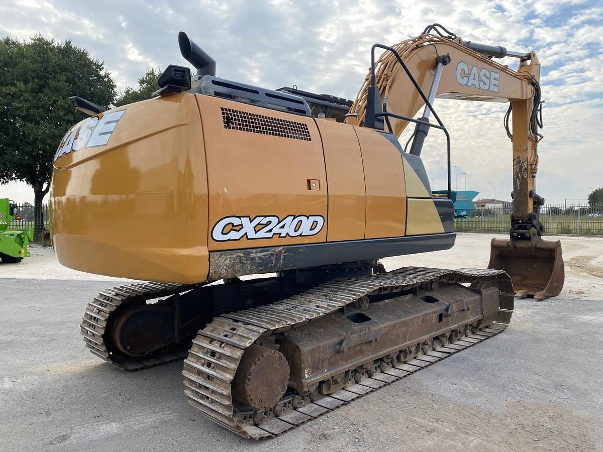 Escavatore cingolato CASE CX 240 D - Franco Clò Macchine Movimento Terra