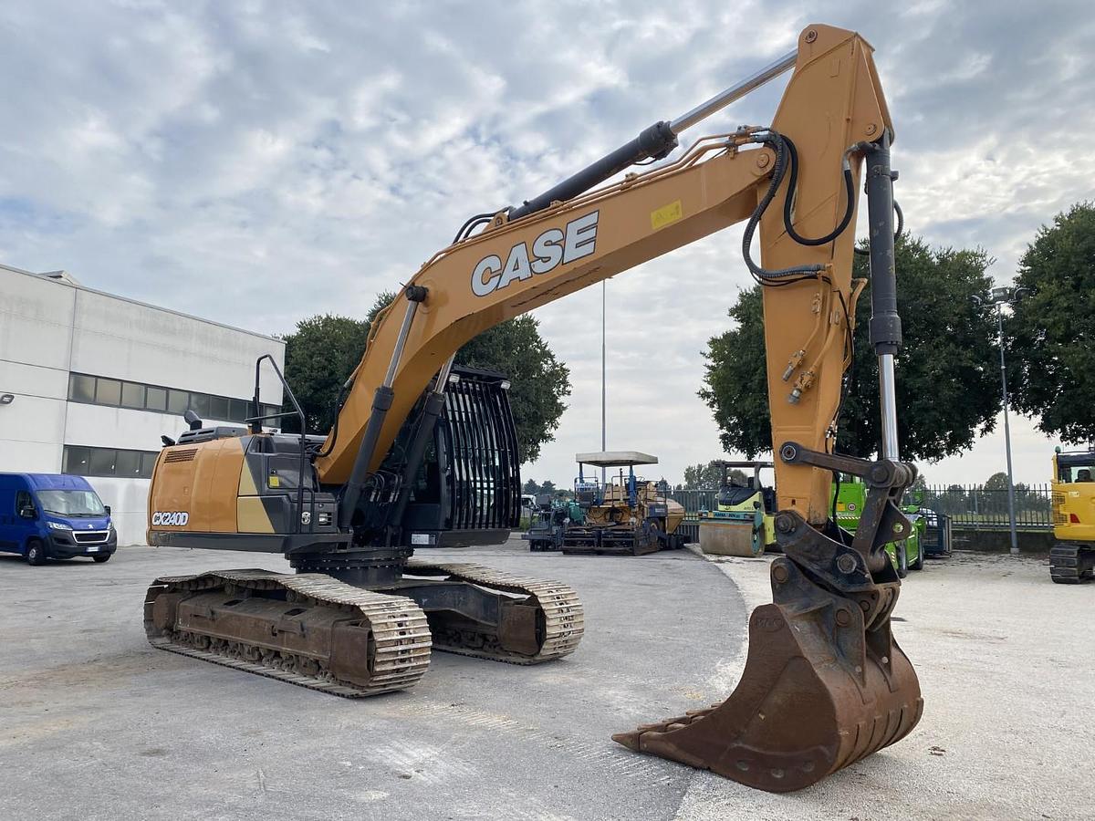 Escavatore cingolato CASE CX 240 D - Franco Clò Macchine Movimento Terra
